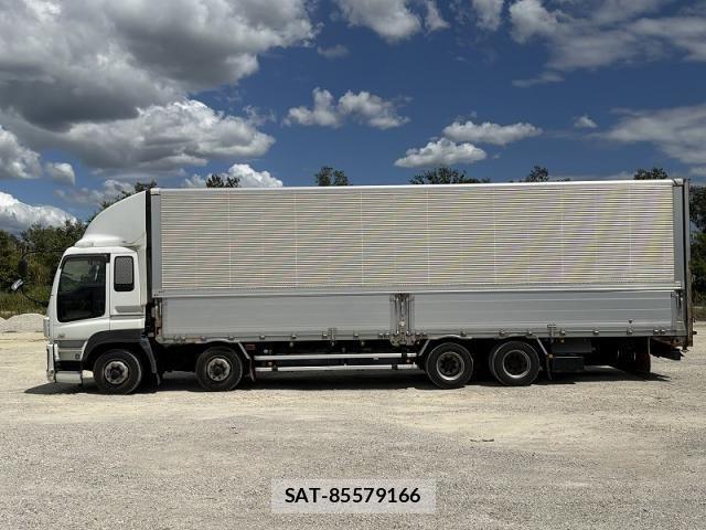 Isuzu GIGA 2013-01 8412628-4