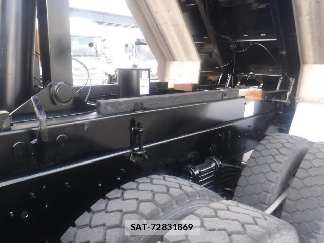 Isuzu GIGA 2019-03 8412620-9