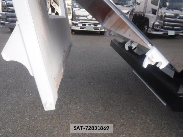 Isuzu GIGA 2019-03 8412620-12