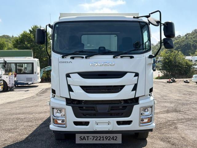 Isuzu GIGA 2022-01 8412617-3