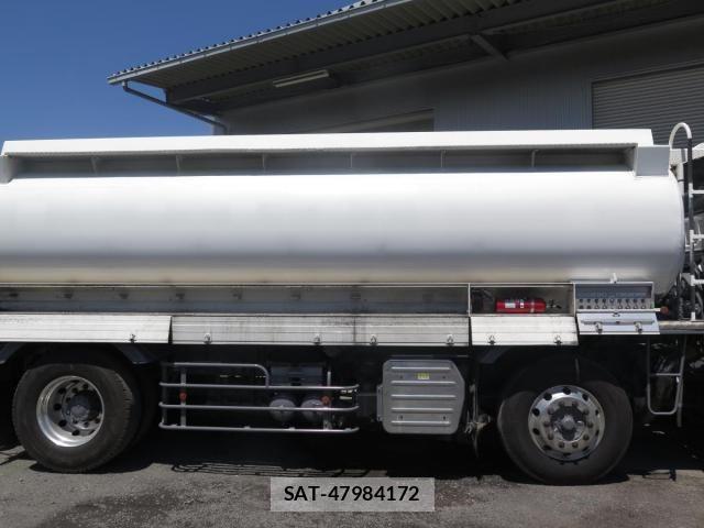 Isuzu GIGA 2017-10 8412615-9