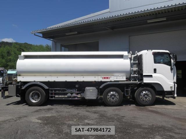 Isuzu GIGA 2017-10 8412615-3