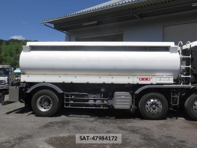 Isuzu GIGA 2017-10 8412615-8