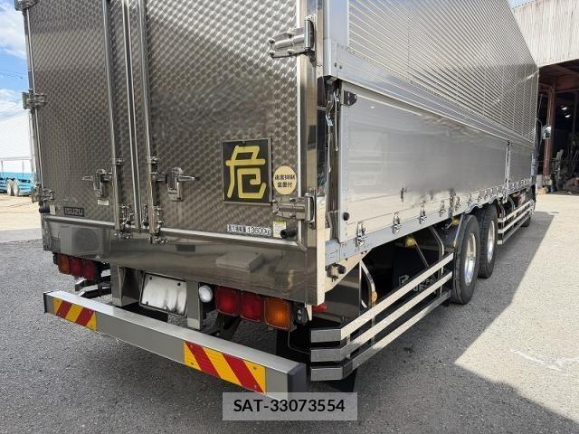 Isuzu GIGA 2015-01 8412622-23