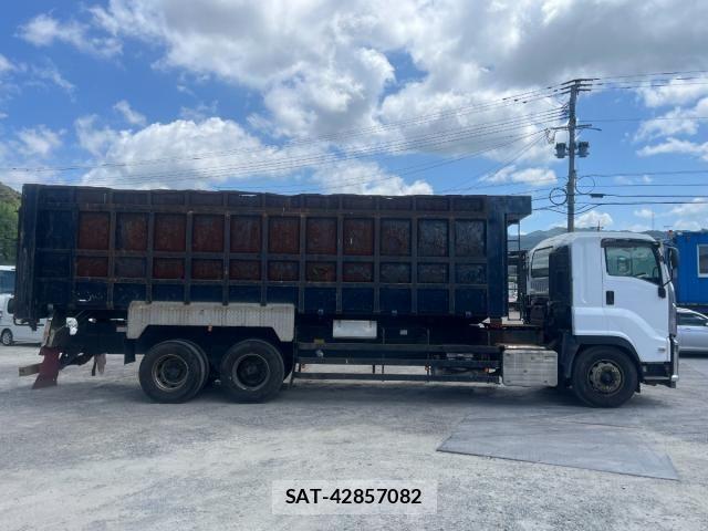 Isuzu GIGA 2018-01 8412618-15
