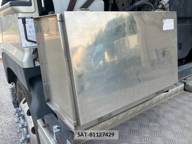 Isuzu GIGA 2017-01 8412619-28