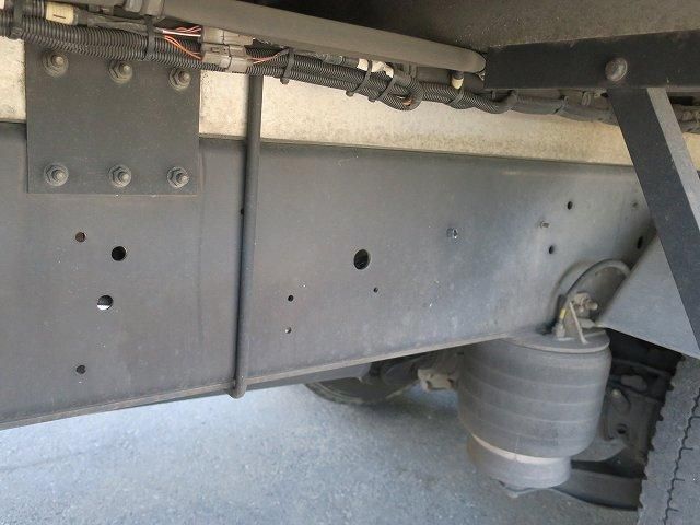 Isuzu GIGA 2016-09 8431817-12