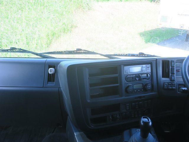 Isuzu GIGA 2016-09 8431817-17