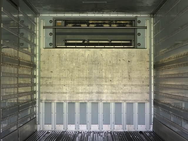 Isuzu GIGA 2016-09 8431817-6