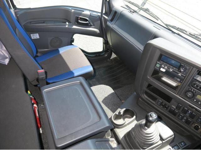 Isuzu GIGA 2017-11 8431818-19