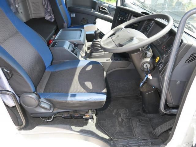 Isuzu GIGA 2017-11 8431818-21
