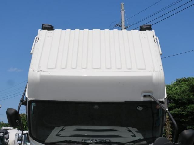 Isuzu GIGA 2017-11 8431818-7