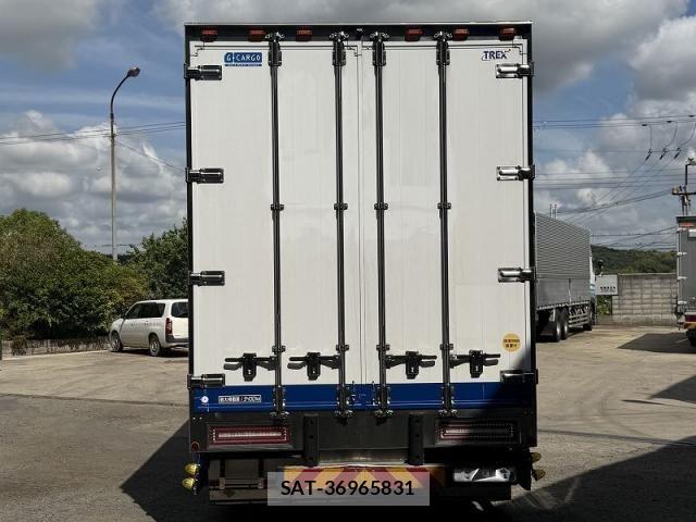 Isuzu GIGA 2021-01 8562030-9