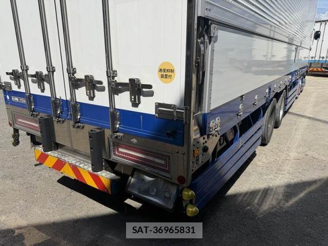 Isuzu GIGA 2021-01 8562030-29