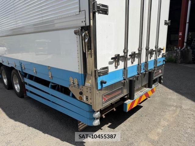 Isuzu GIGA 2021-01 8562028-25