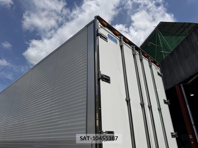 Isuzu GIGA 2021-01 8562028-26