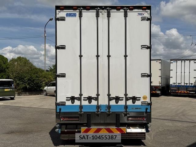 Isuzu GIGA 2021-01 8562028-8