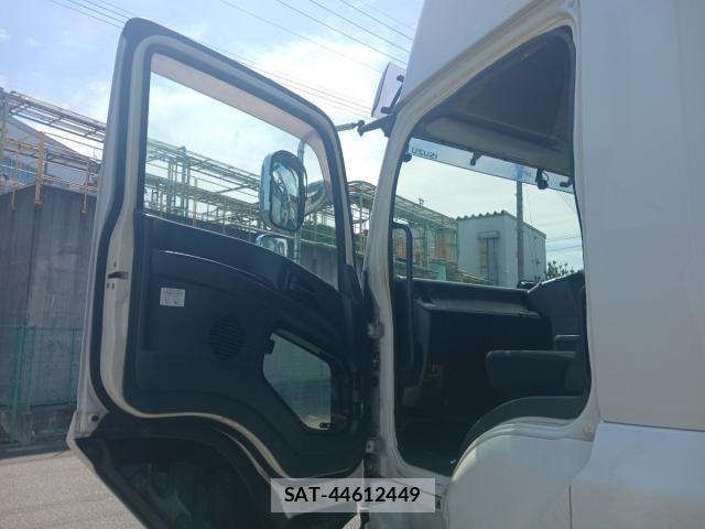 Isuzu GIGA 2020-12 8626911-13
