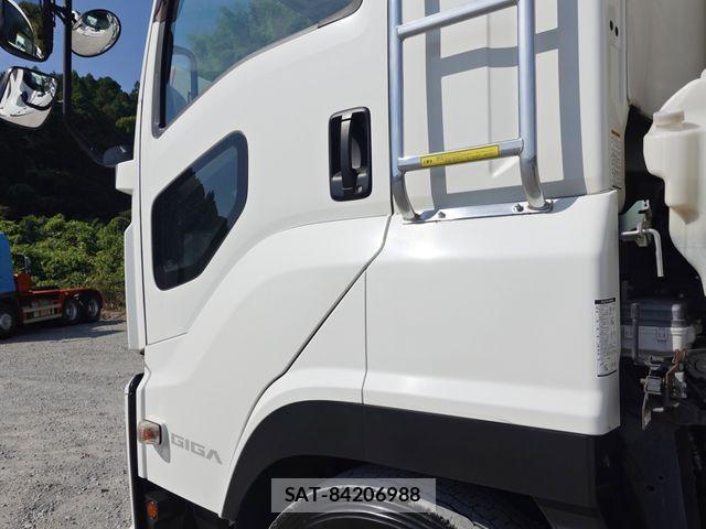 Isuzu GIGA 2019-12 8659265-11