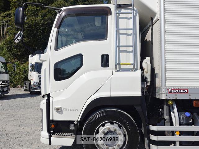 Isuzu GIGA 2019-12 8659265-12
