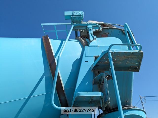 Isuzu GIGA 2015-01 8666193-17