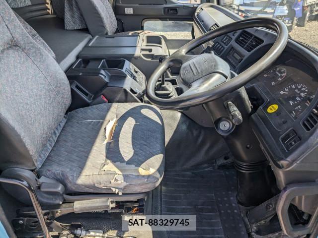 Isuzu GIGA 2015-01 8666193-22