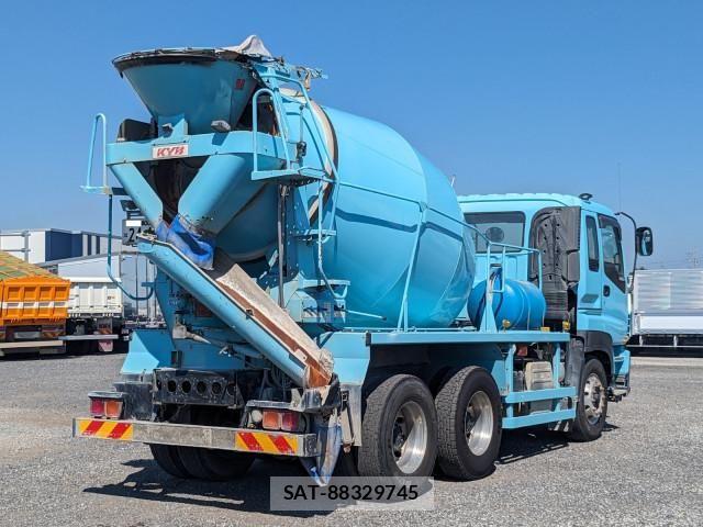 Isuzu GIGA 2015-01 8666193-3