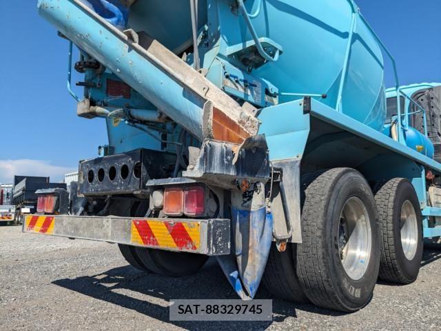 Isuzu GIGA 2015-01 8666193-5
