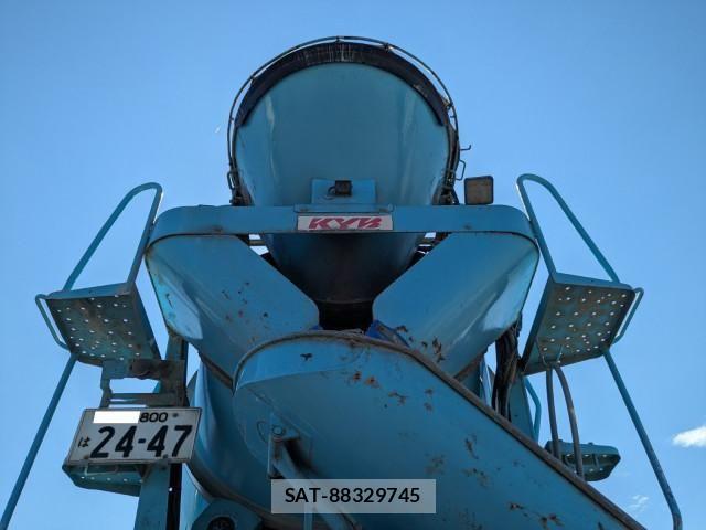 Isuzu GIGA 2015-01 8666193-8