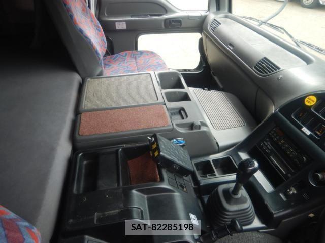 Isuzu GIGA 2006-05 8659264-17