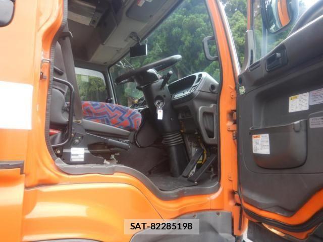 Isuzu GIGA 2006-05 8659264-8