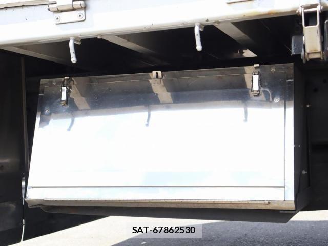 Isuzu GIGA 2016-05 8659263-14