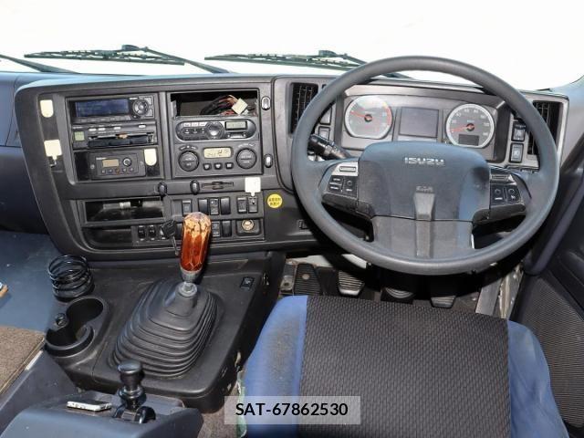 Isuzu GIGA 2016-05 8659263-24