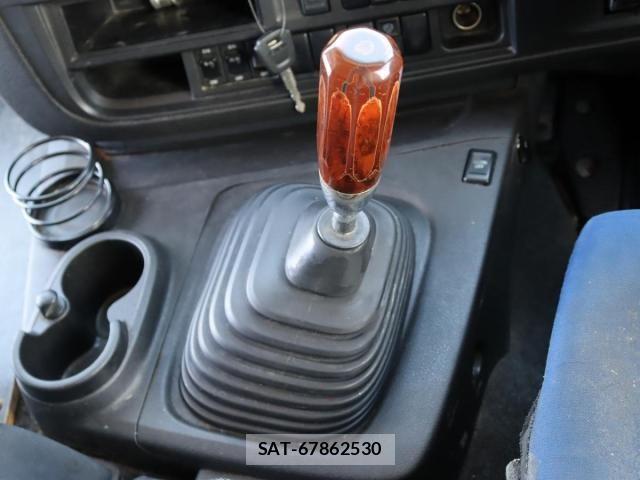 Isuzu GIGA 2016-05 8659263-27