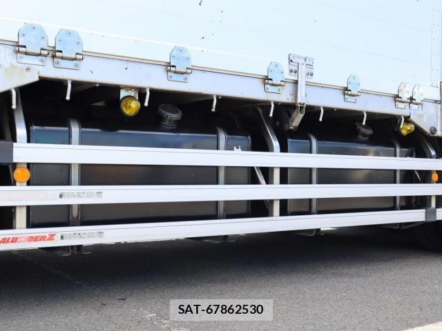 Isuzu GIGA 2016-05 8659263-8