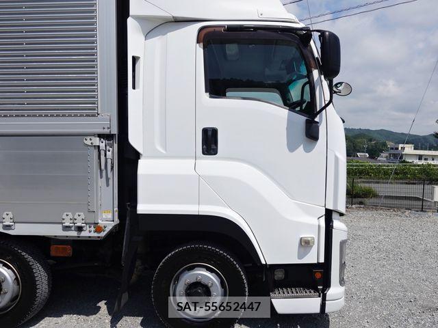 Isuzu GIGA 2017-01 8666194-2