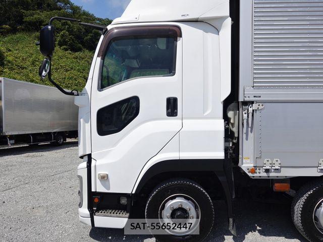 Isuzu GIGA 2017-01 8666194-8