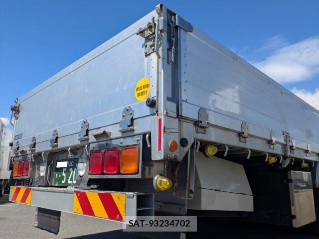 Isuzu GIGA 2023-04 8659256-7
