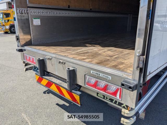 Isuzu GIGA 2019-09 8659260-17