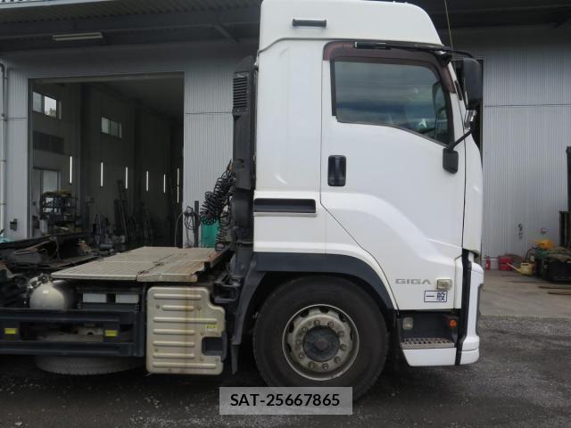 Isuzu GIGA 2016-08 8666192-11