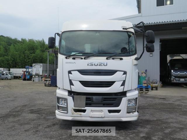 Isuzu GIGA 2016-08 8666192-1