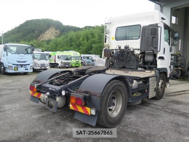 Isuzu GIGA 2016-08 8666192-5