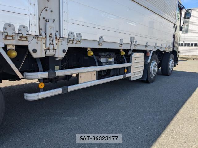 Isuzu GIGA 2016-10 8659261-15