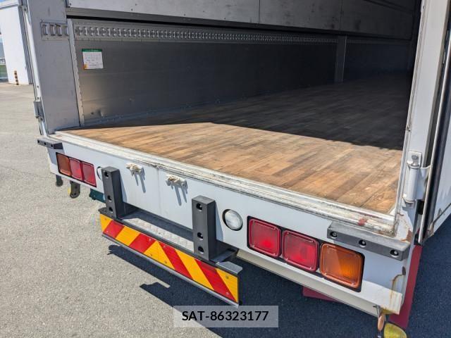 Isuzu GIGA 2016-10 8659261-17