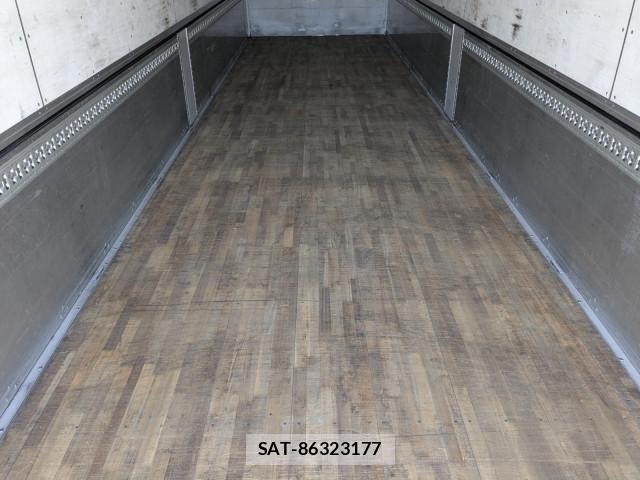 Isuzu GIGA 2016-10 8659261-19