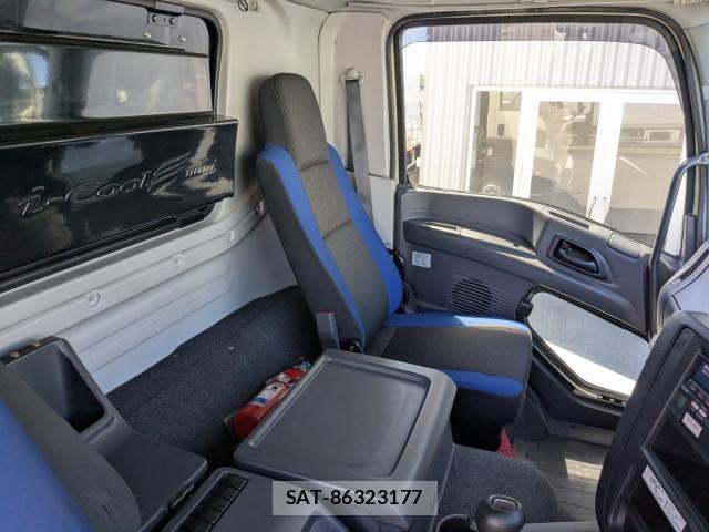Isuzu GIGA 2016-10 8659261-25