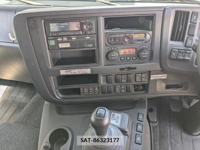 Isuzu GIGA 2016-10 8659261-27
