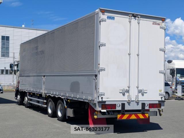 Isuzu GIGA 2016-10 8659261-2