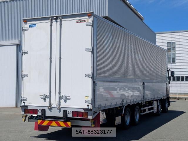 Isuzu GIGA 2016-10 8659261-3