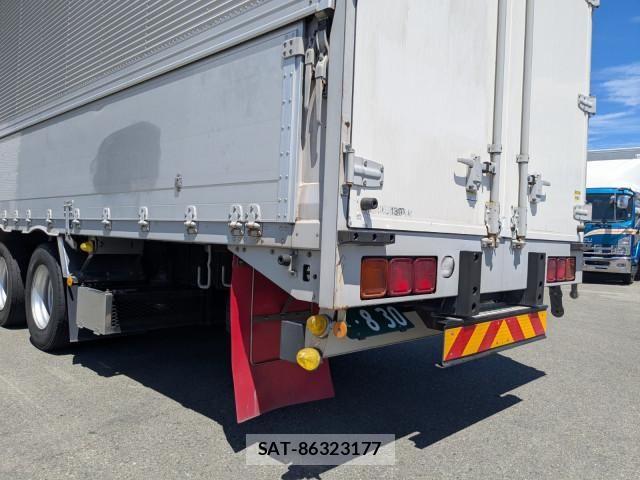 Isuzu GIGA 2016-10 8659261-4